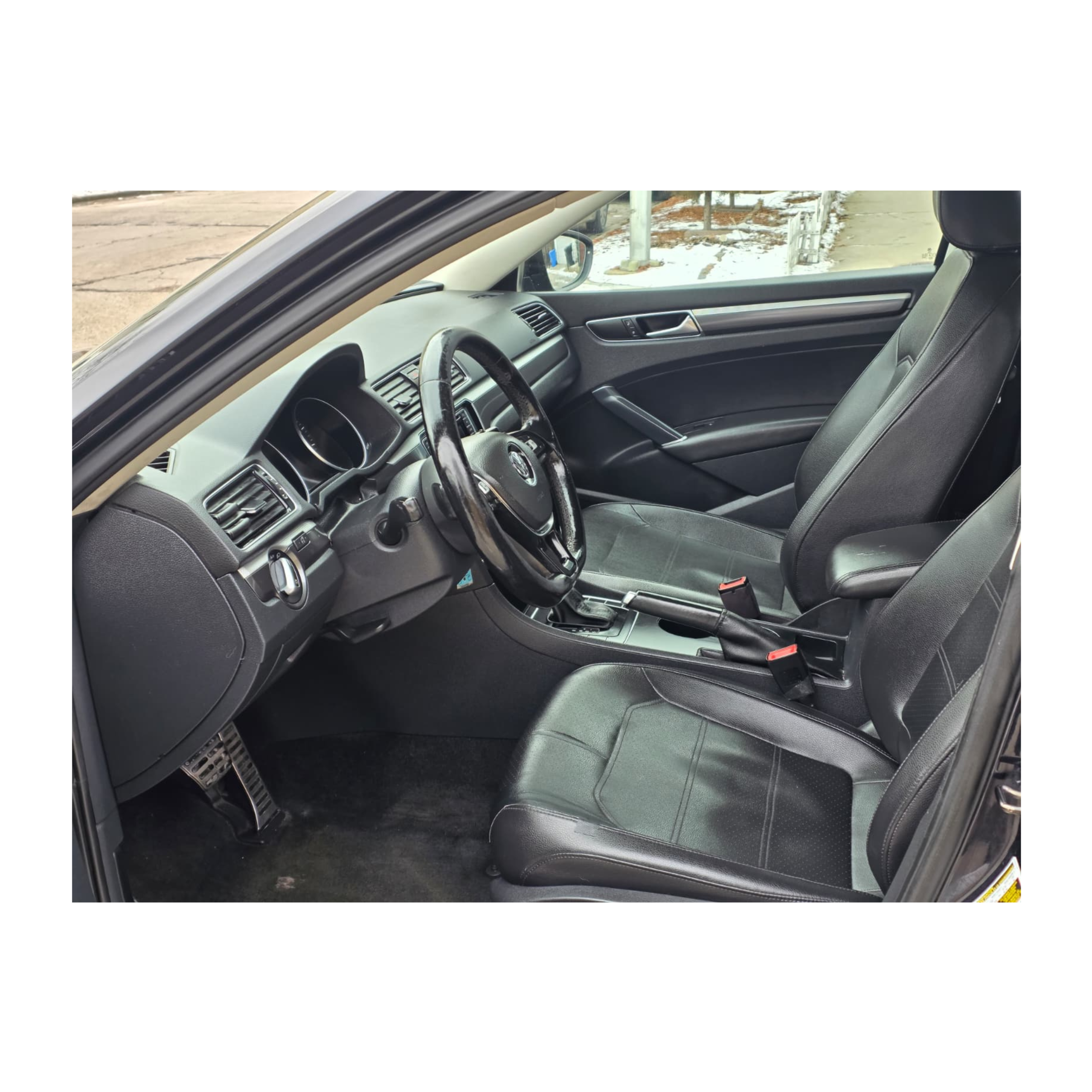 Volkswagen Passat Red Line - Image 5